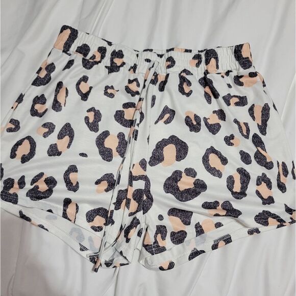 Crepe myrtle leopard print pajama set - Picture 9 of 13